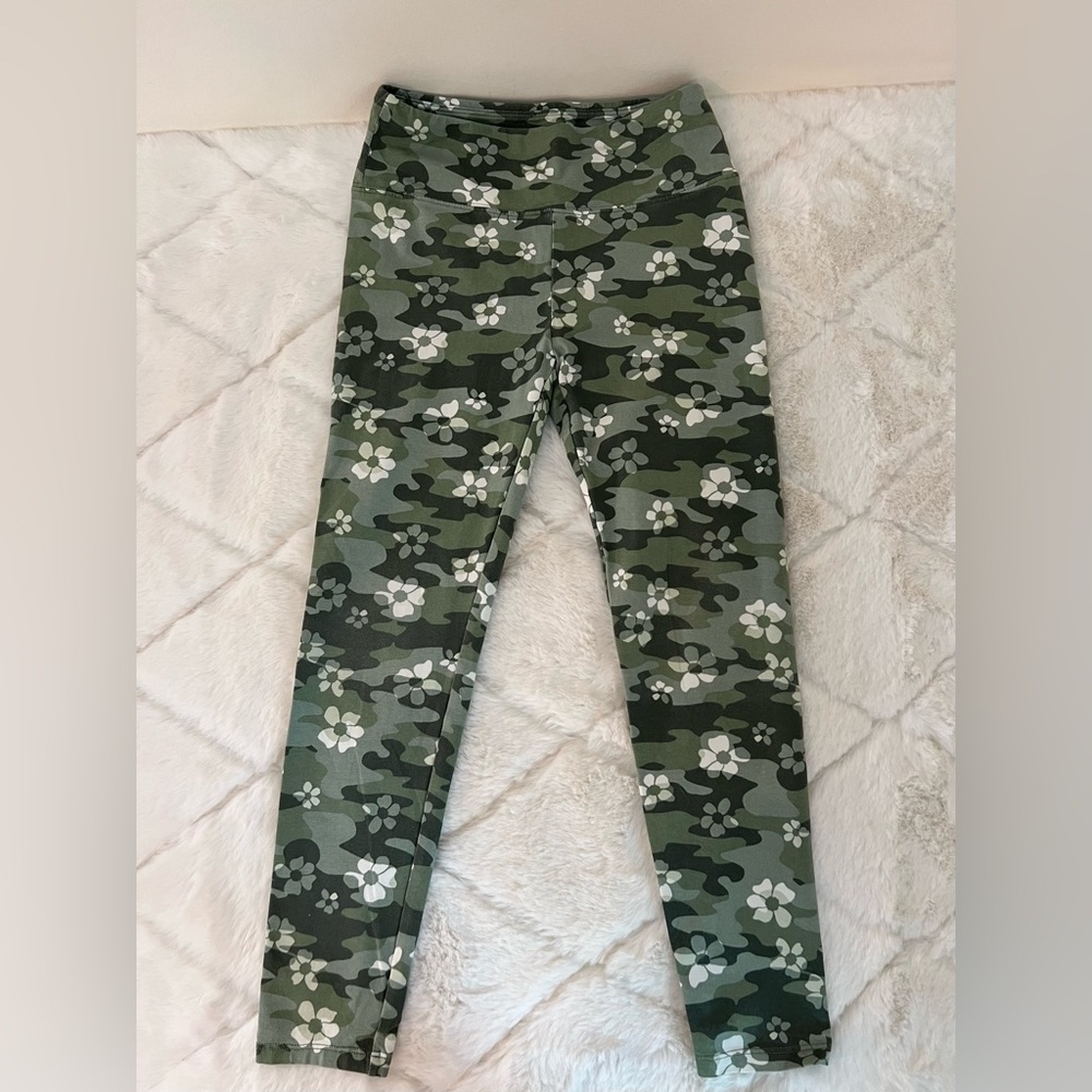 Girls Leggings Bundle Size 7/8 | SO Camo + Blue Floral + Black Doodle - Picture 2 of 13